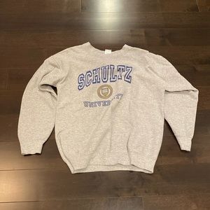small-medium vintage crew neck with university logo